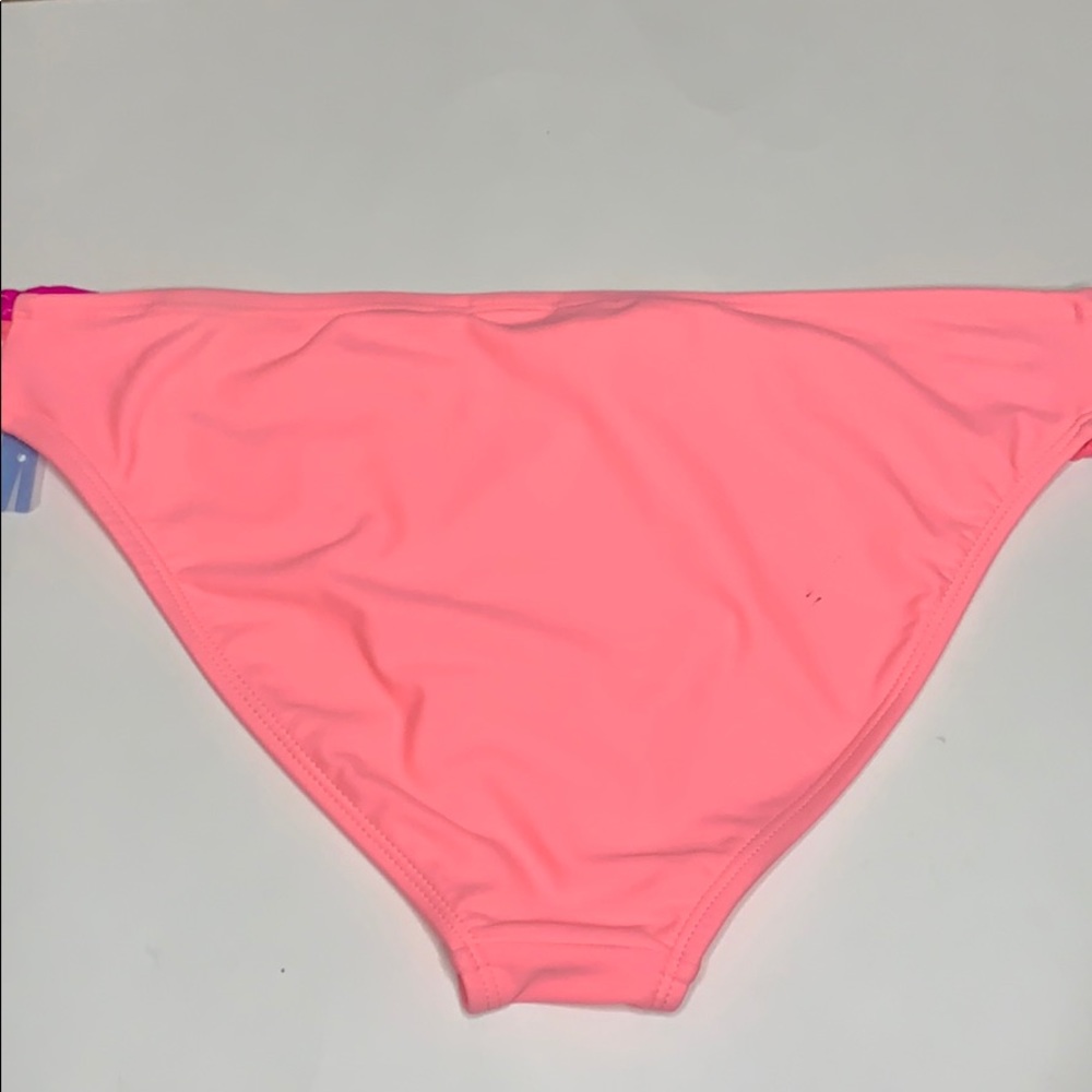 In Mocean Bottom - Picture 2 of 3
